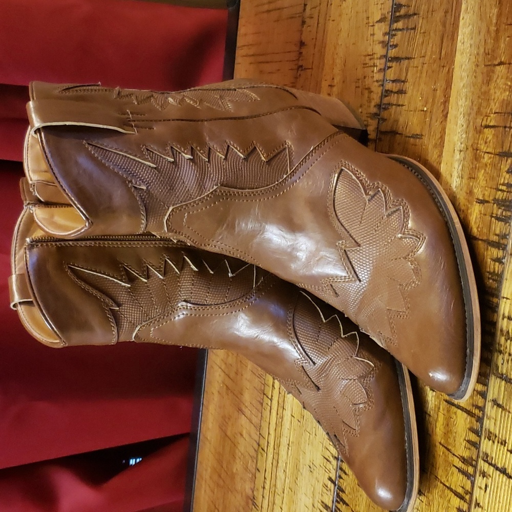 Womens Arider  Girl zip up heeled boots